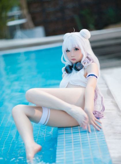 亚洲综合久久爽爽爽小说热门题材